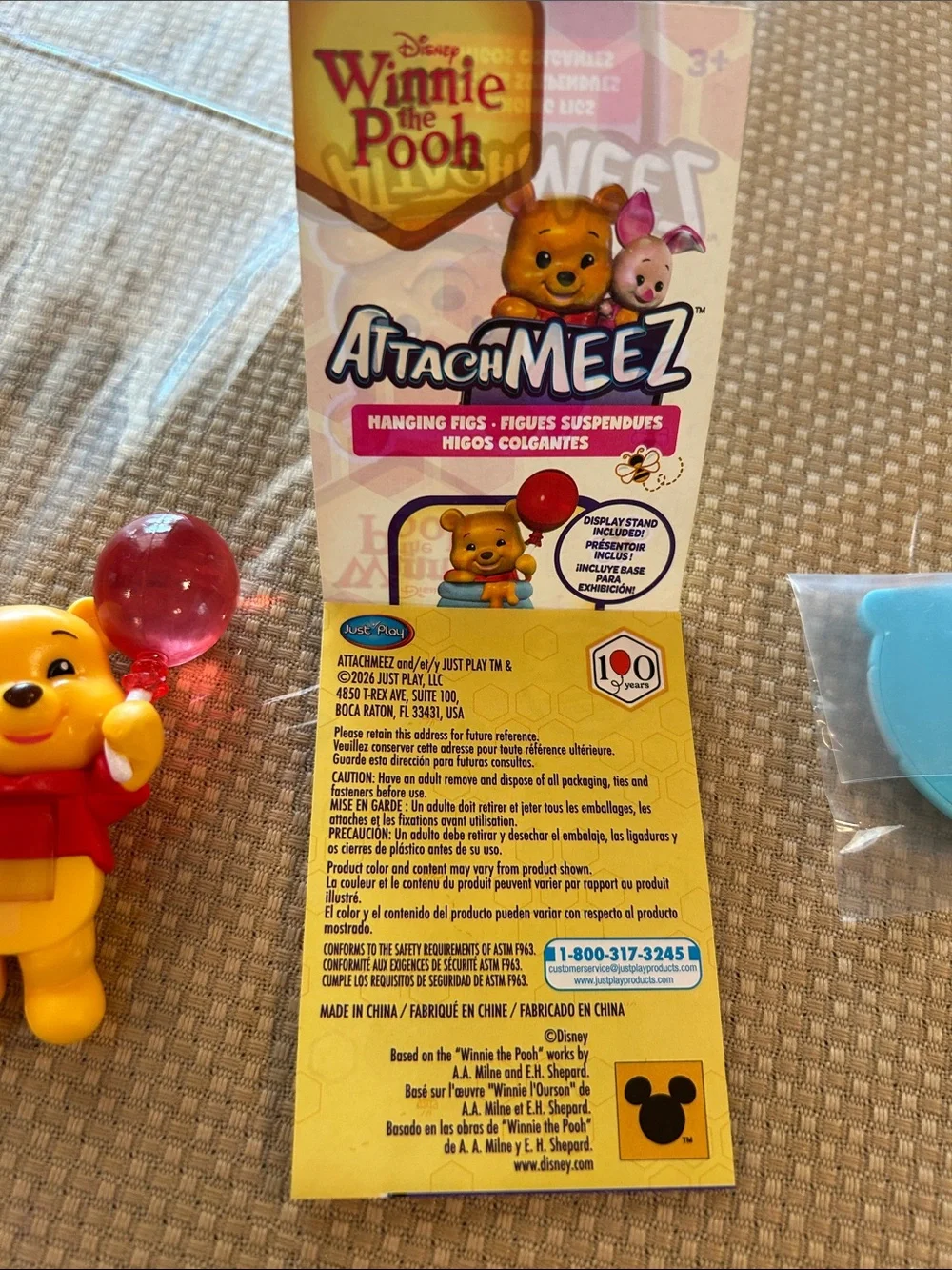 Winnie the Pooh with Red Ballon Attachmeez